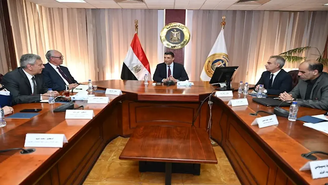 خالد هاشم يناقش مع غرفة صناعة الأدوية سبل النهوض بتصدير المنتجات المحلية